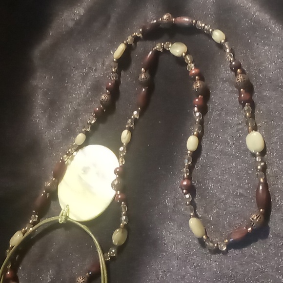 2 necklaces layered collar mother of pearl pendant 18 in long & beaded 24 in. - Picture 9 of 9